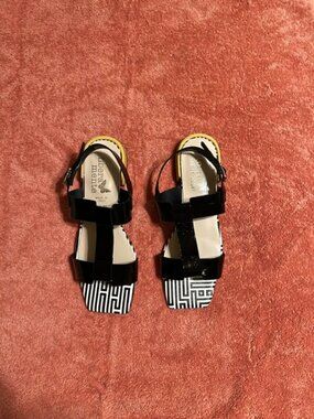 Ladies Libera Mente Black and White Sandals
